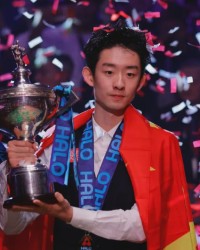 皇冠体育app下载-首位00后斯诺克世锦赛冠军，来自中国！